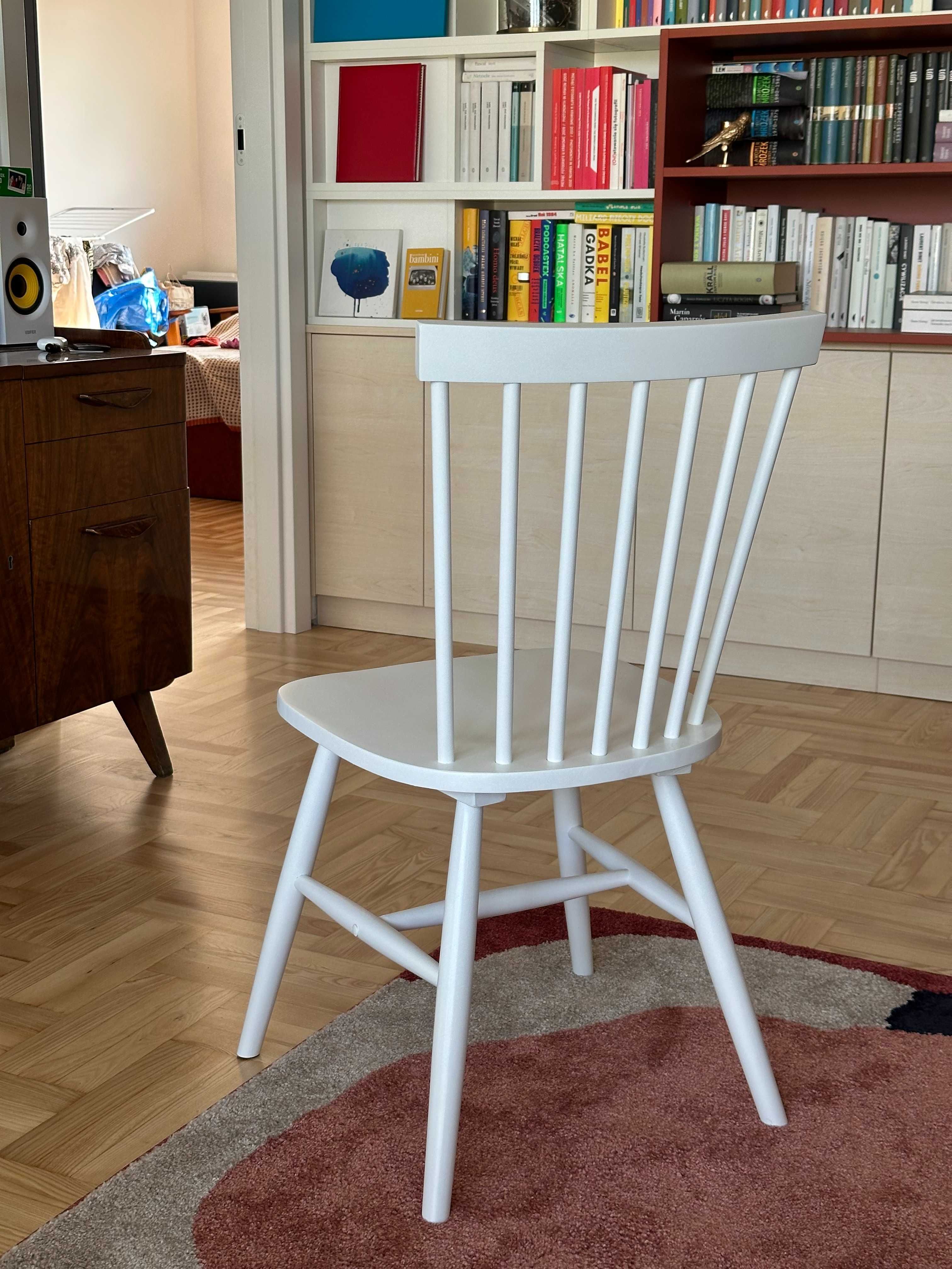 Nowe krzesło Riano białe drewniane minimalistyczny design