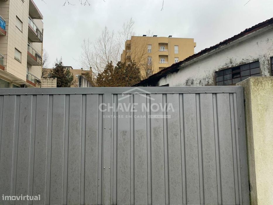 Armazém 164m² em lote de 408m² – Oportunidade Única