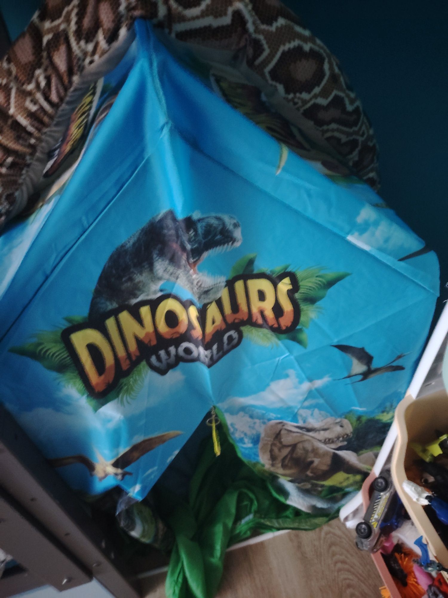 Namiot w dinozaury