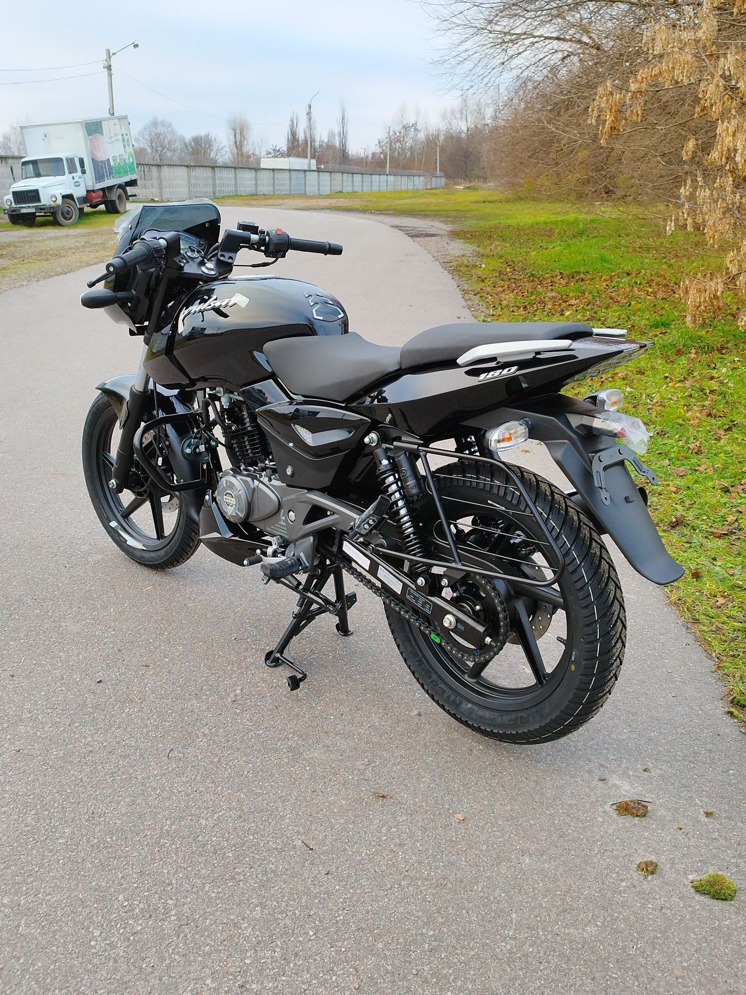 Мотоцикл Bajaj Pulsar NS180 DTS-i