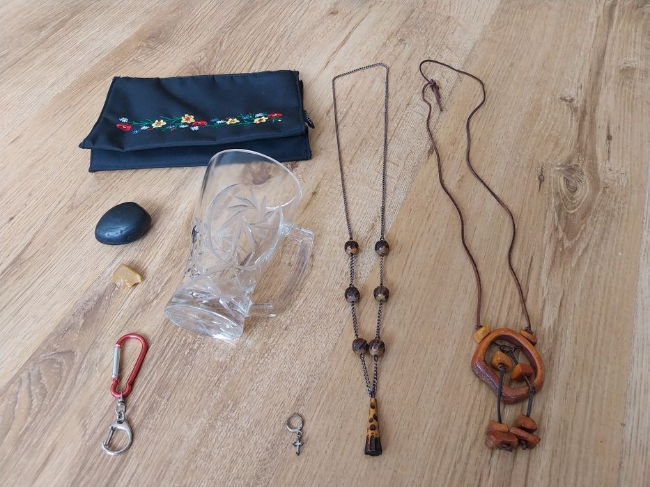 Stare naszyjniki , kamienie i inne - zestaw PRL