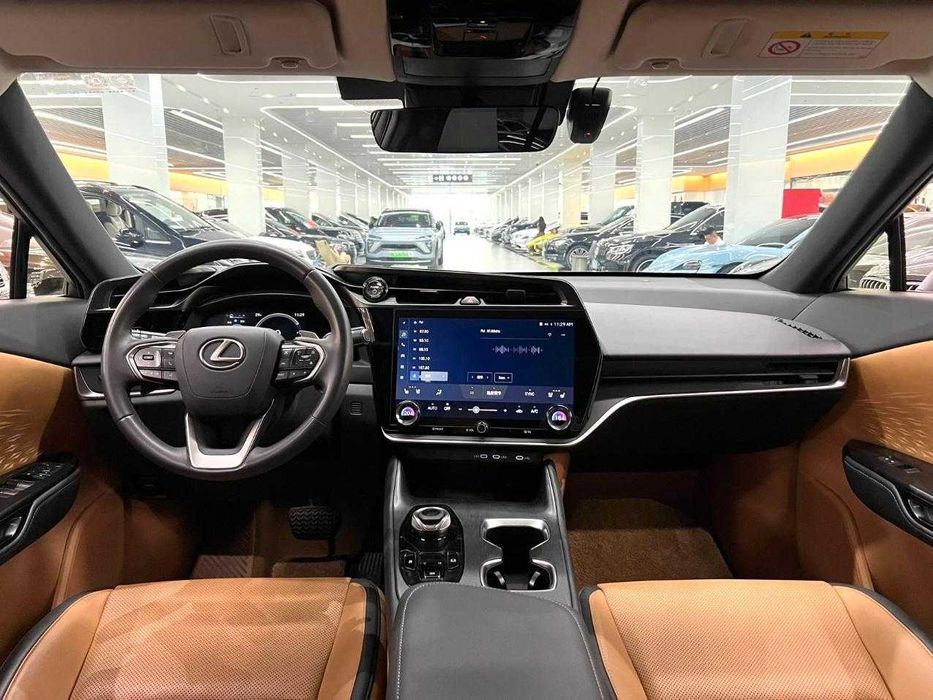 Lexus RZ 450e 2023 року