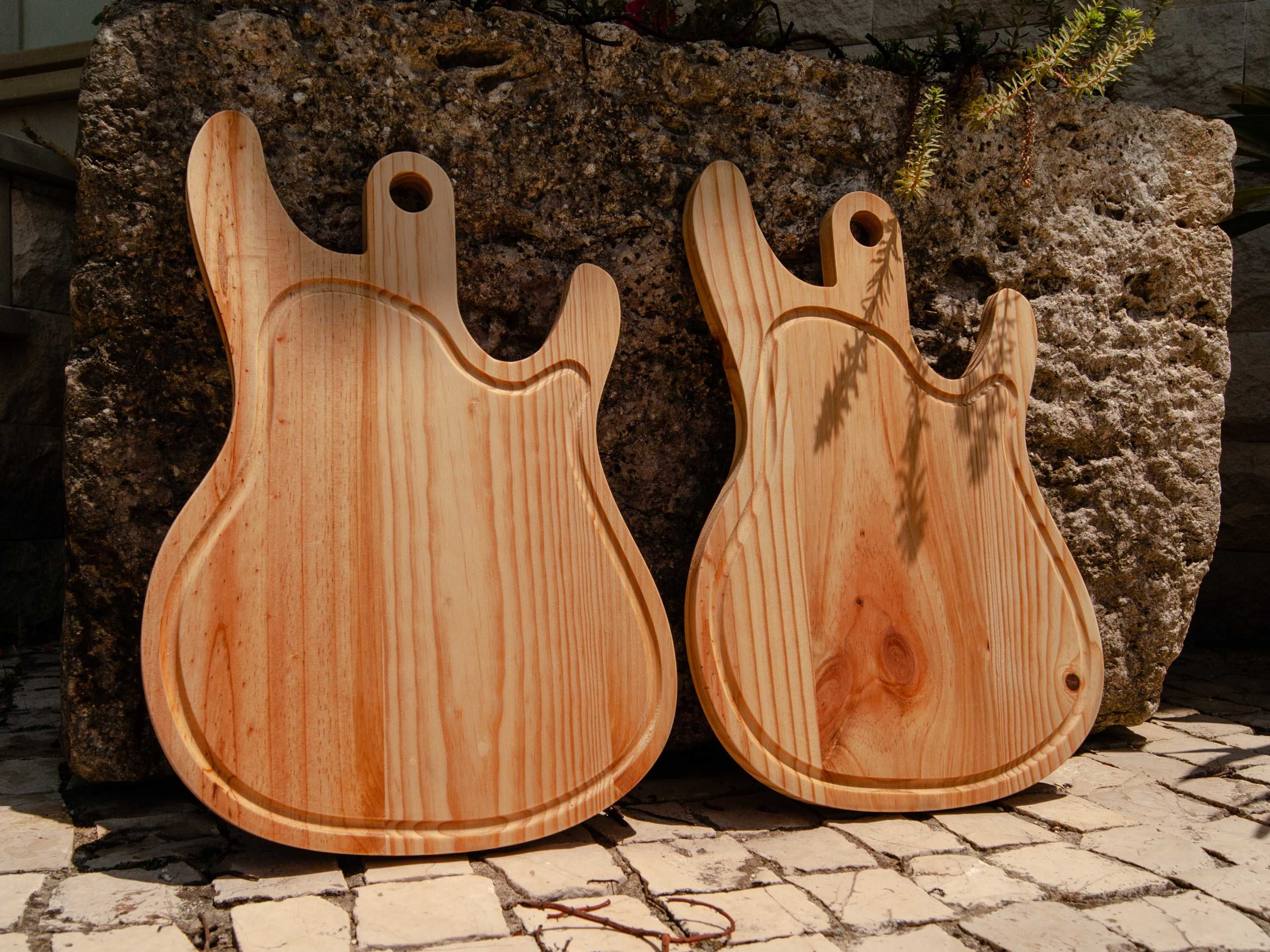 Tábua de corte em forma de guitarra