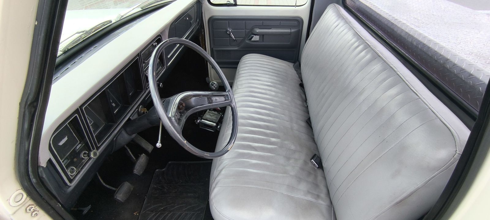 Ford F250 5.9L V8 Pickup 1972r