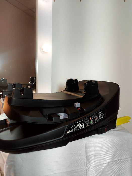 Поворотна база 360 с ізофікс для автокрісла має новий Европейський ста