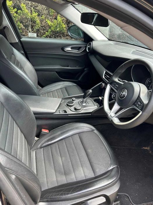 Alfa Romeo Giulia 2.2 D Z 2018 roku ANGLIK