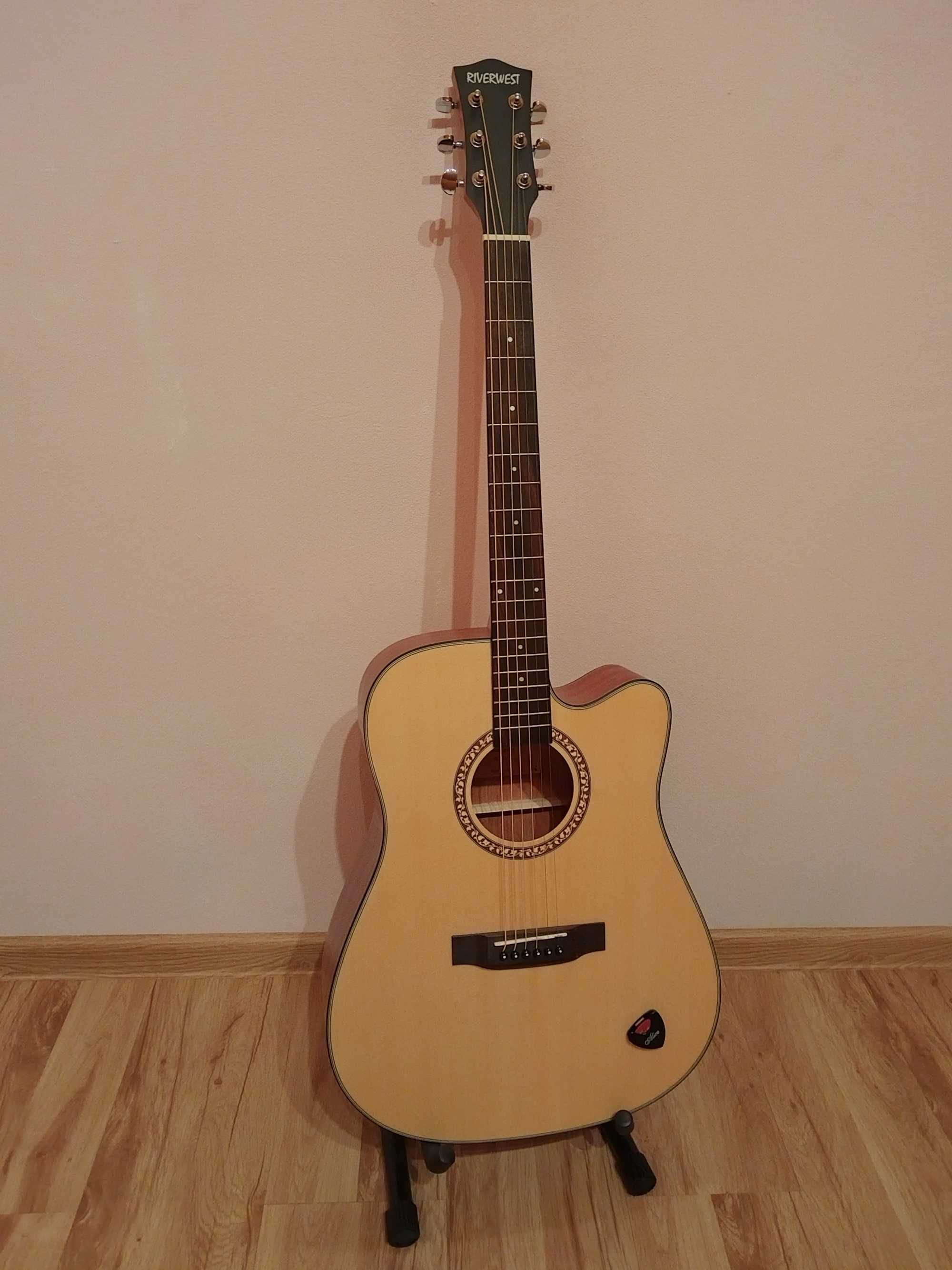 Gitara akustyczna Riverwest