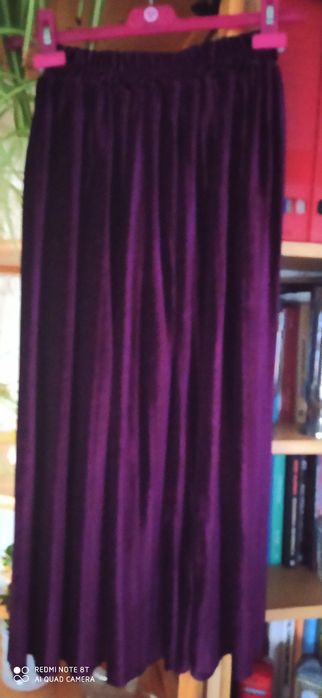 Spódnica ocieplana z cienkim plisem 18 zł