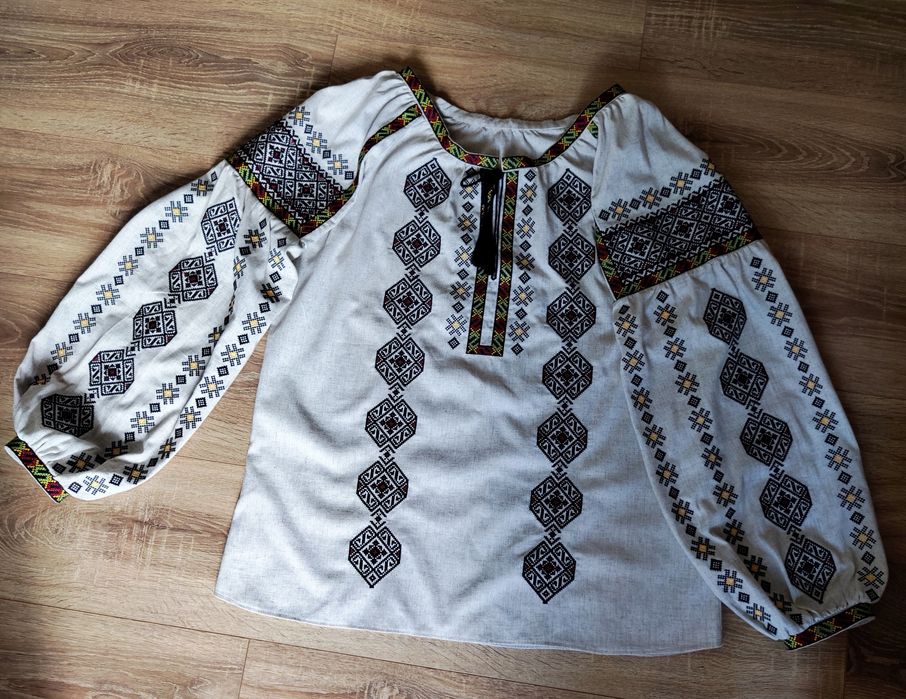 Жіноча вишиванка розмір 50-54