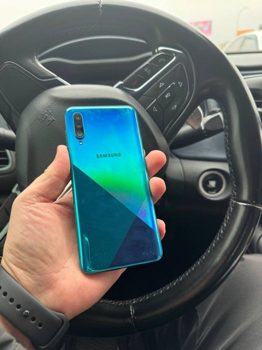 Продам самсунг а50