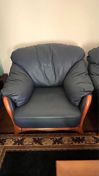 Sofás em couro em boa qualidade