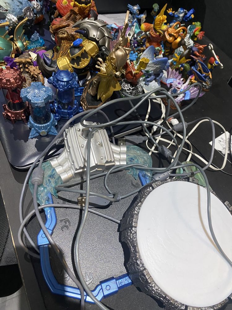 Skylanders e acessórios