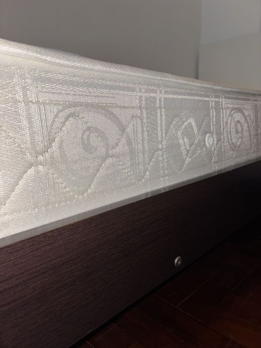 Cama de solteiro como nova