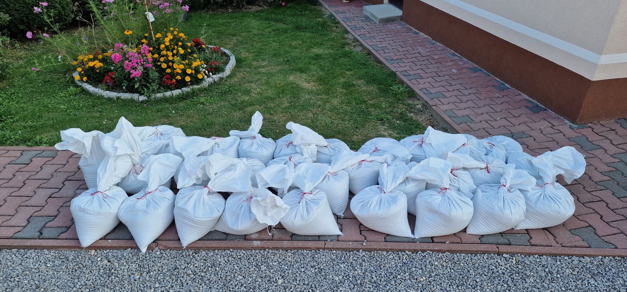 Fuga granitowa szara, piasek granitowy, worki po 20kg, zasypka kostki