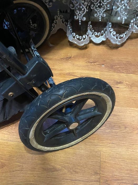 Прогулянкова коляска Phil & Teds