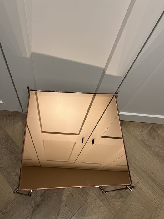 Stolik miedziany w stylu glamour