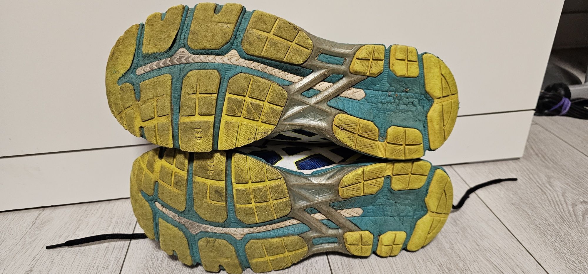 ASICS GEL  - SURVEYOR 4 męskie buty sportowe rozmiar 44 wkładka 28cm