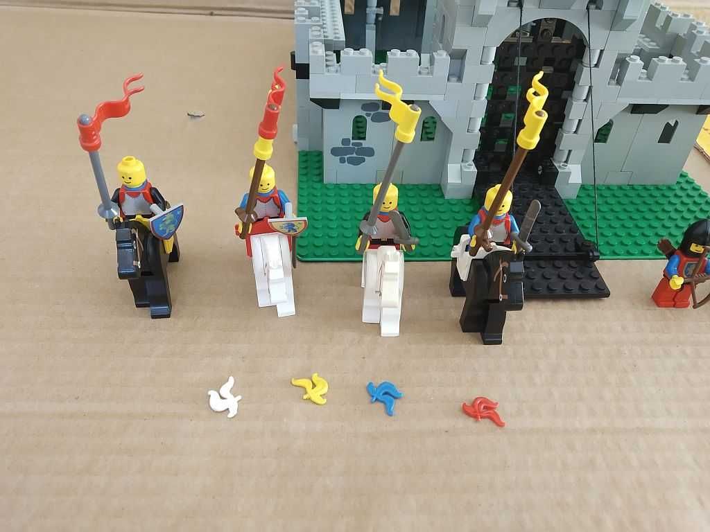 Lego 6080 King's Castle + 6016 Knight's Arsenal