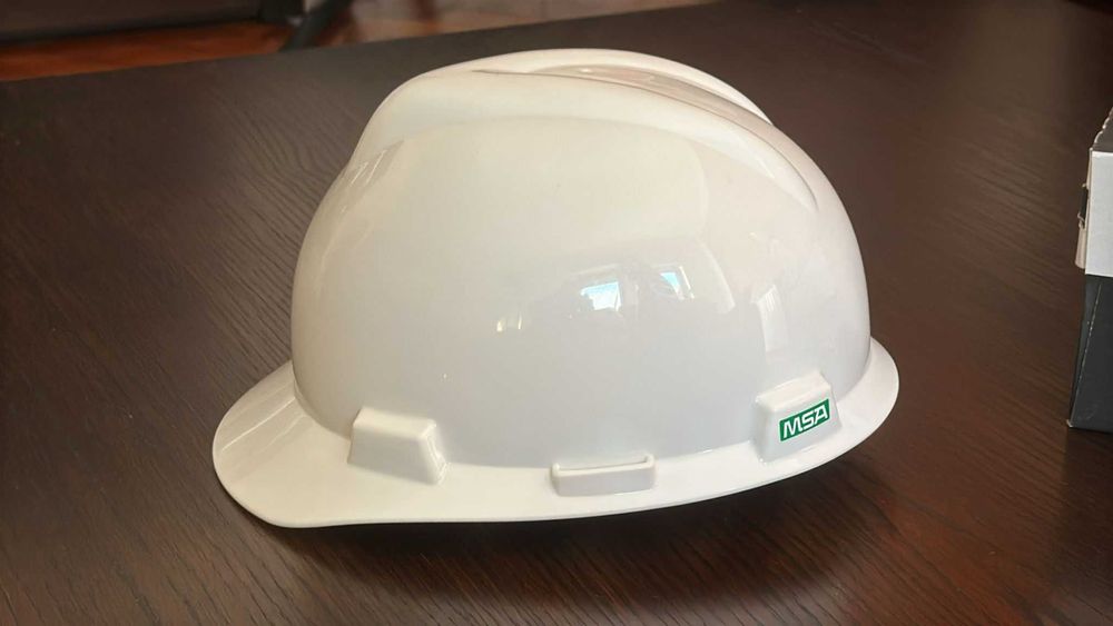 Capacete de segurança para obras  A ESTREAR