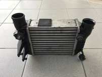 CHŁODNICA POWIETRZA INTERCOOLER LEWA LEWY AUDI A4 B6 A4 B7 1.8T 8E0145805Q