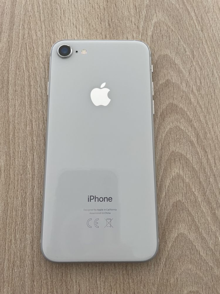 Biały iPhone 8 stan idealny