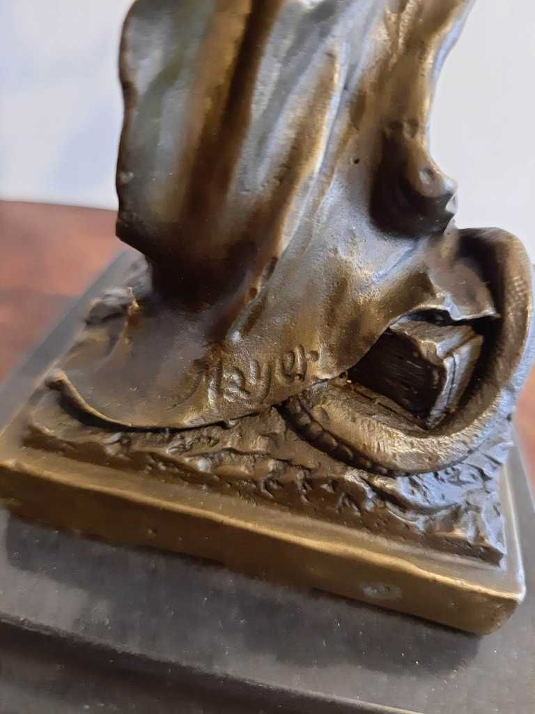 Figura z brązu - Temida - syg.Mayer