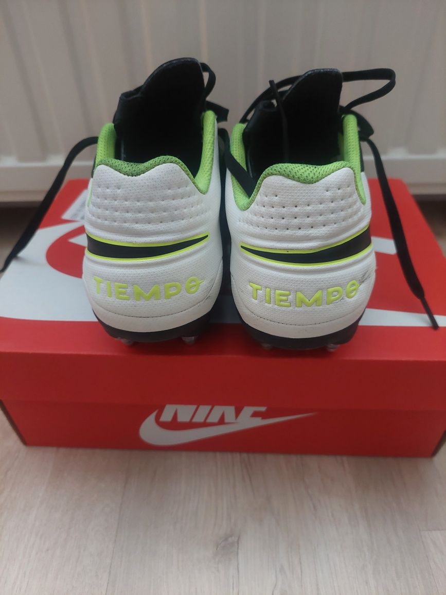 Korki  Nike Tiempo roz 40