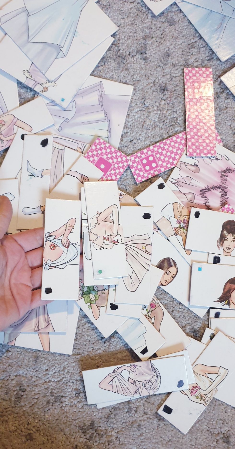 Ukladanka ubieranie lalek barbie gra puzzle przebieranie moda