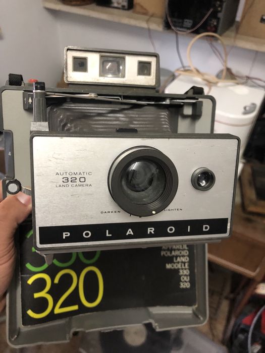 Máquina fotográfica Polaroid 320