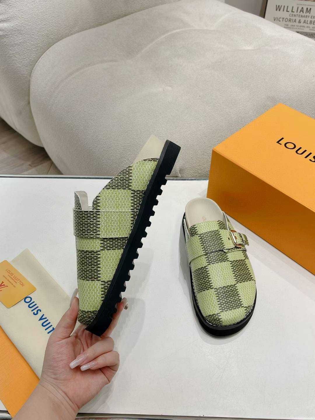 Louis Vuitton Buty, sandaly klapki, skora 180205
