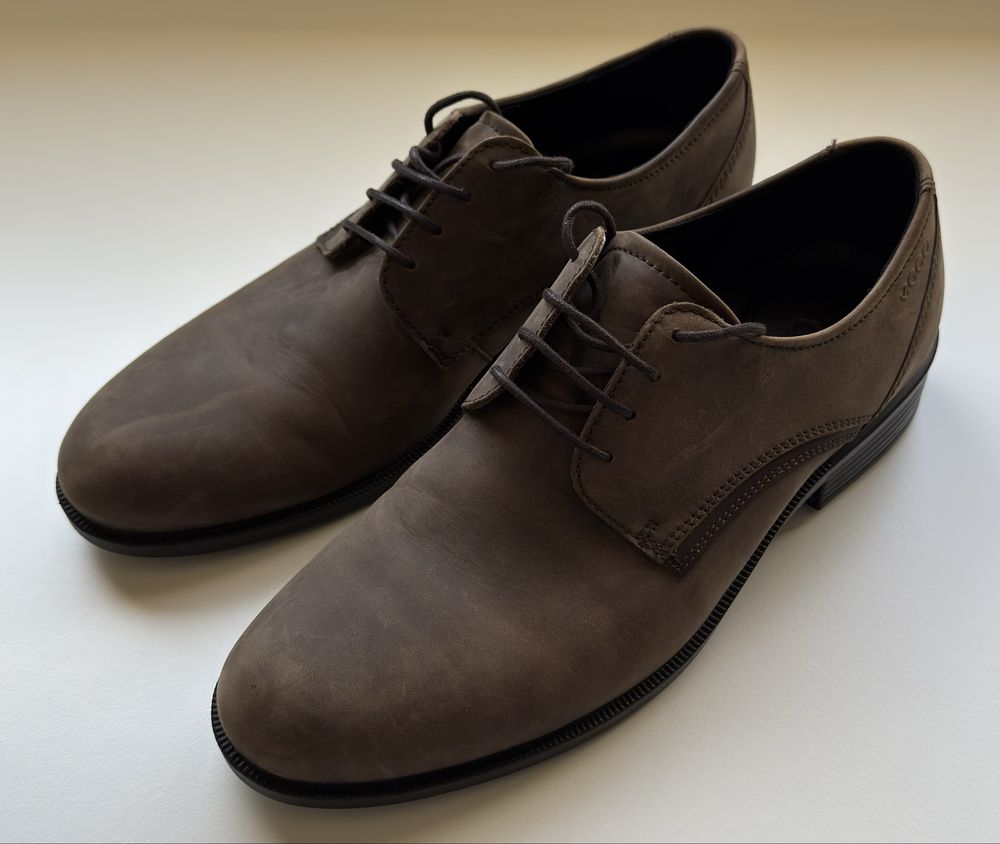 Sapatos de fato Ecco 44