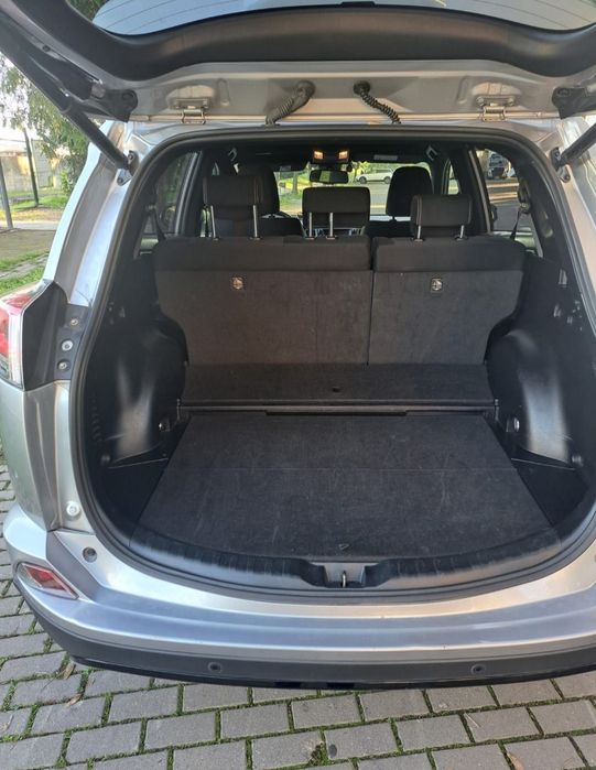 Toyota  RAV 4 modelo pure dark hybrid  23.800