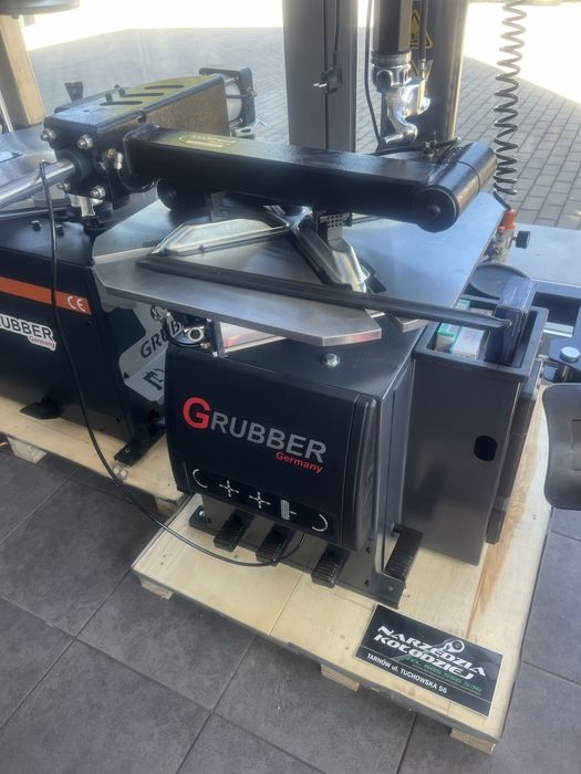 Maszyny wyposazenie Montażownica i wyważarka Hofmann z wyposaż.