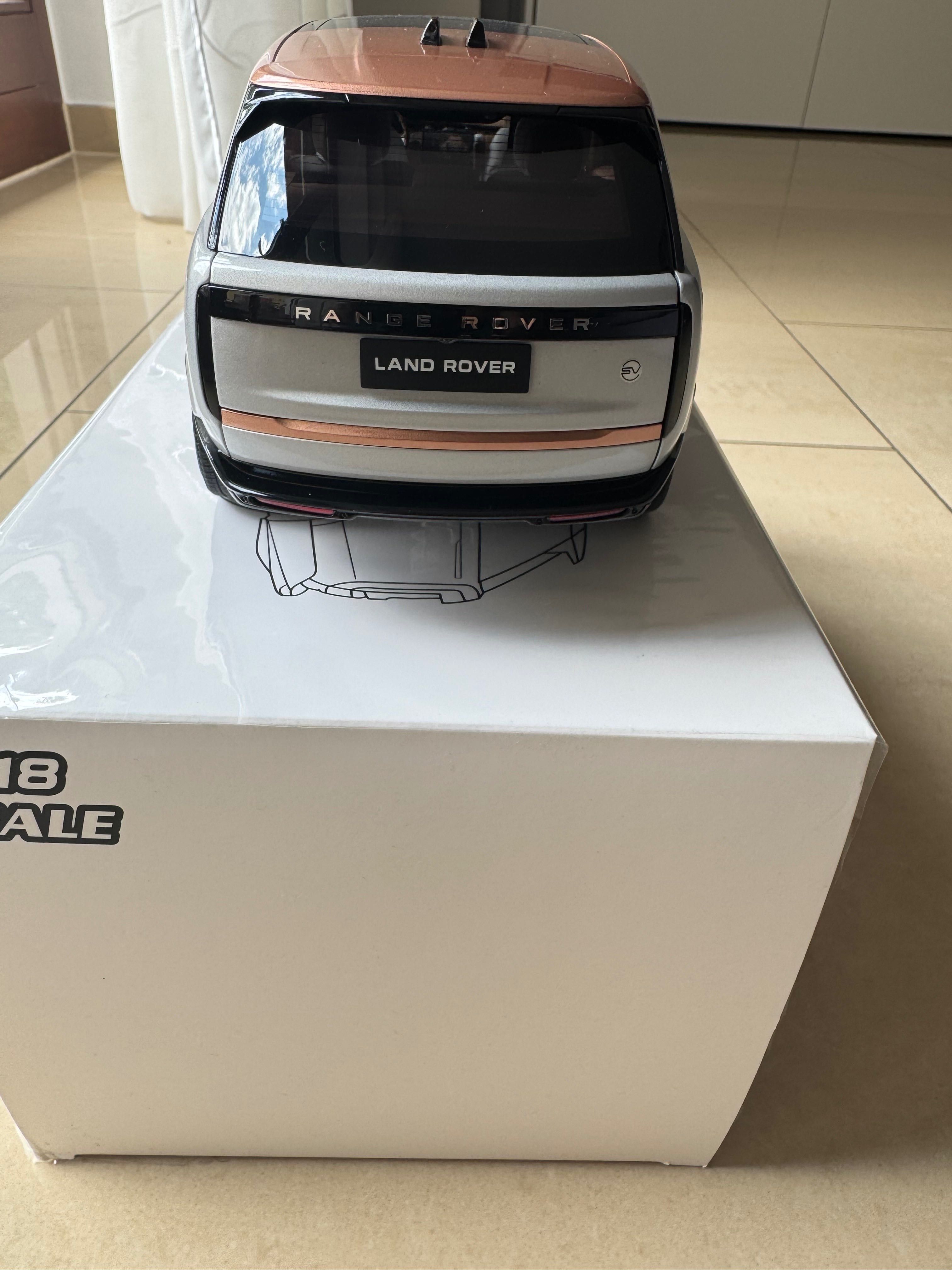 Model 1:18 Range Rover 2022, LCD Models