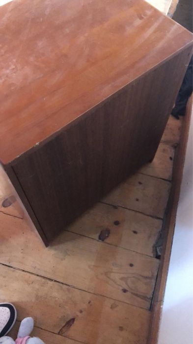 Duas mesas de cabeceira em otimo estado