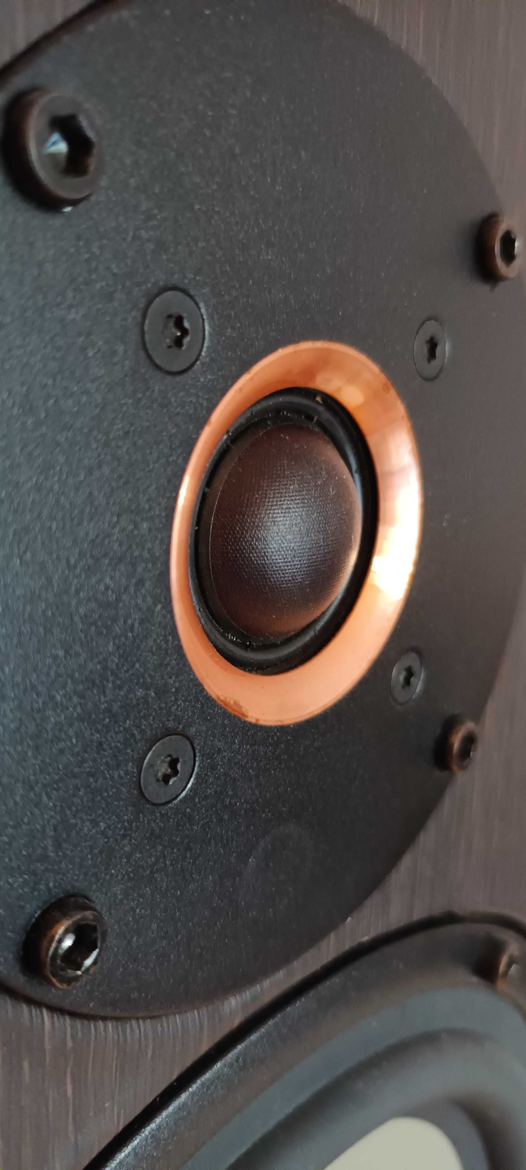 Seas Trym - W22ex001, T25cf002 - 28Hz, 87dB