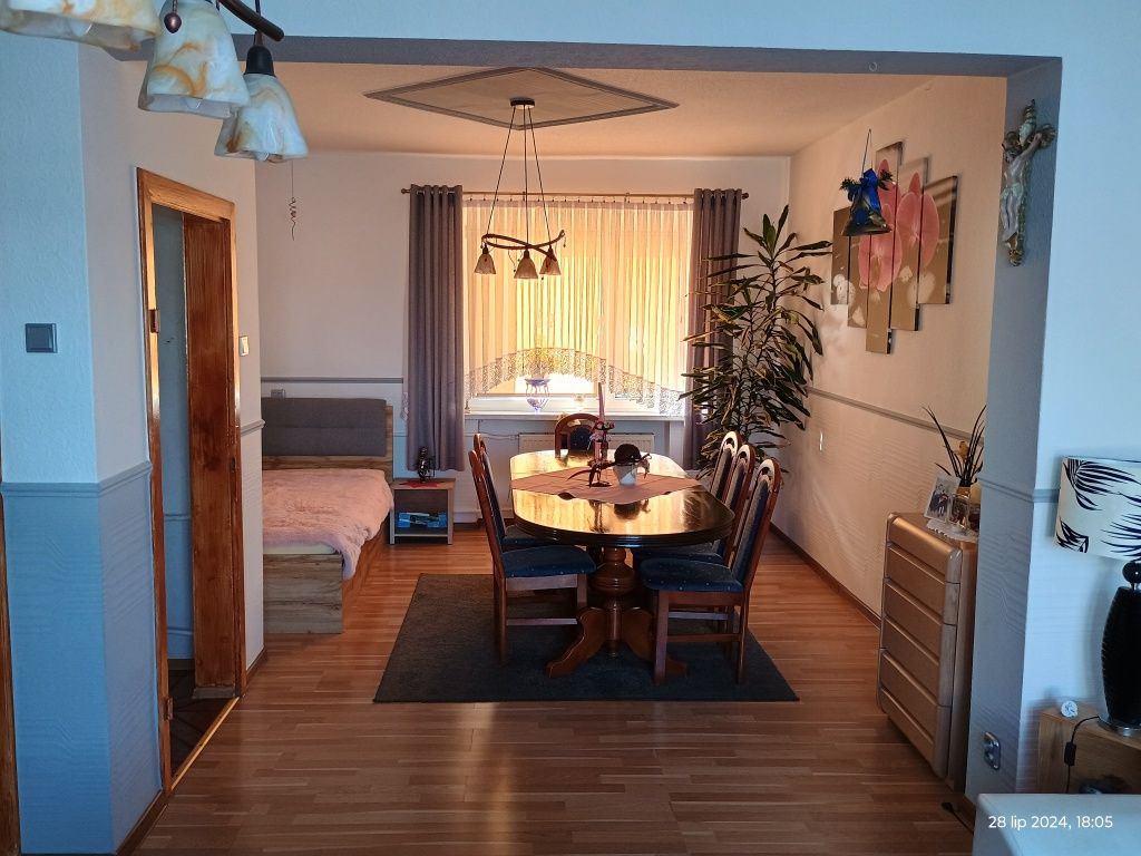 Dom jednorodzinny wolnostojący.