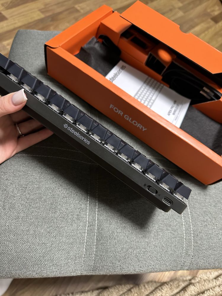 Клавіатура SteelSeries Apex Pro Mini Wireless