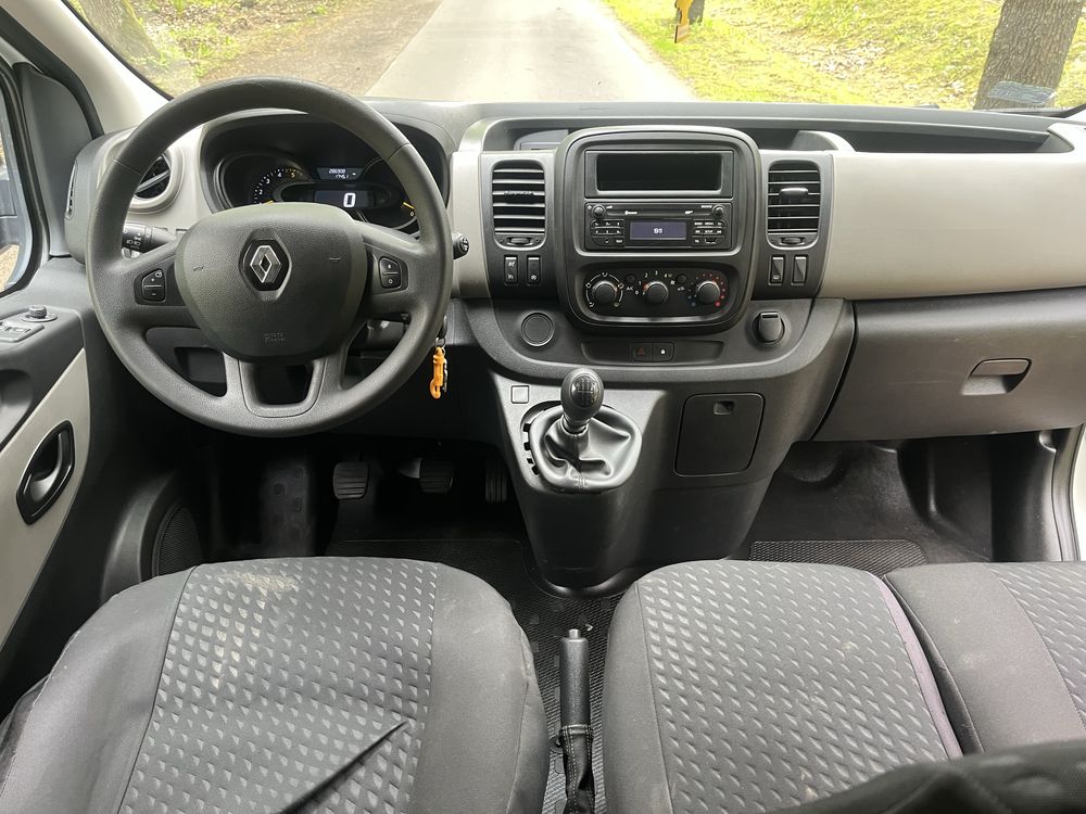 Renault Trafic Long 1.6 DCI 125km 2016r, 9 osobowy