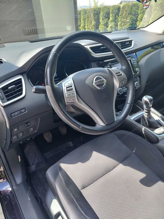 Nissan Qashqai n connect 2016 1.2 benzyna