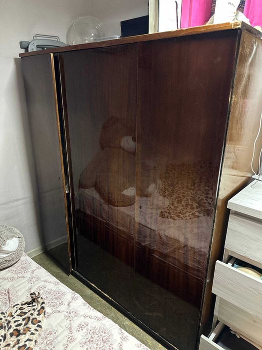 Шафа для одягу ,коричнева