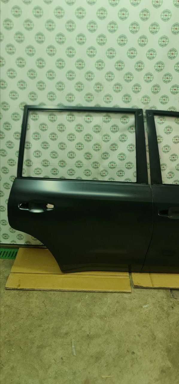 Дверь  Land Cruiser 200 рестайлинг и дорест