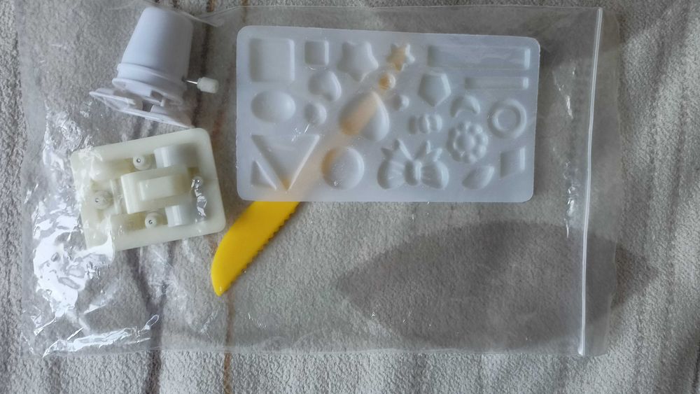 Zestaw do samodzielnego wykonania zabawek kosmicznych -bez kleju, masy