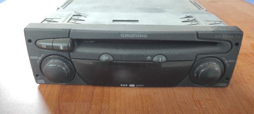 Auto radio Grundig
