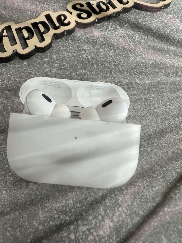 AirPods Pro 2 Lightning Case! Не работает левый наушник!