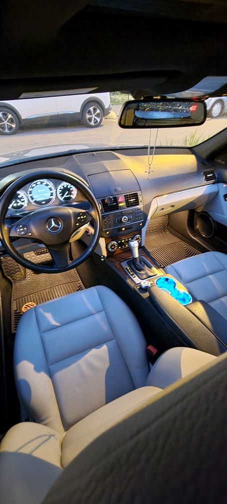 Продам Мерседес   C300 4Matic 2011 Gaz/Benz (Обмен на Авто с вашей доп
