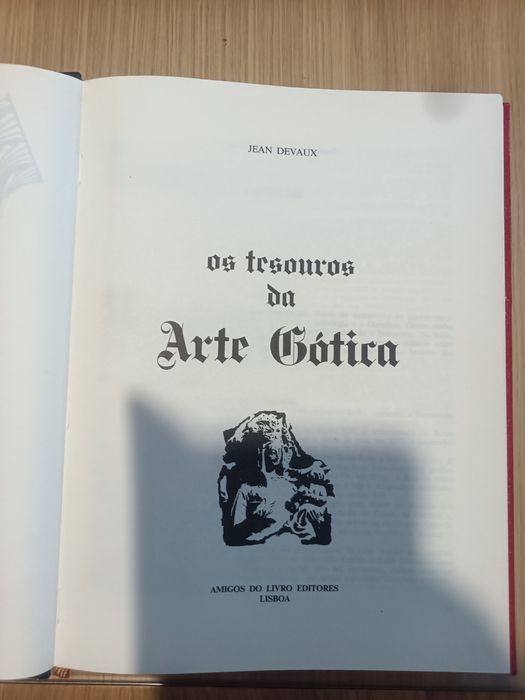 Vendo livro Os Tesouros da Arte Gótica