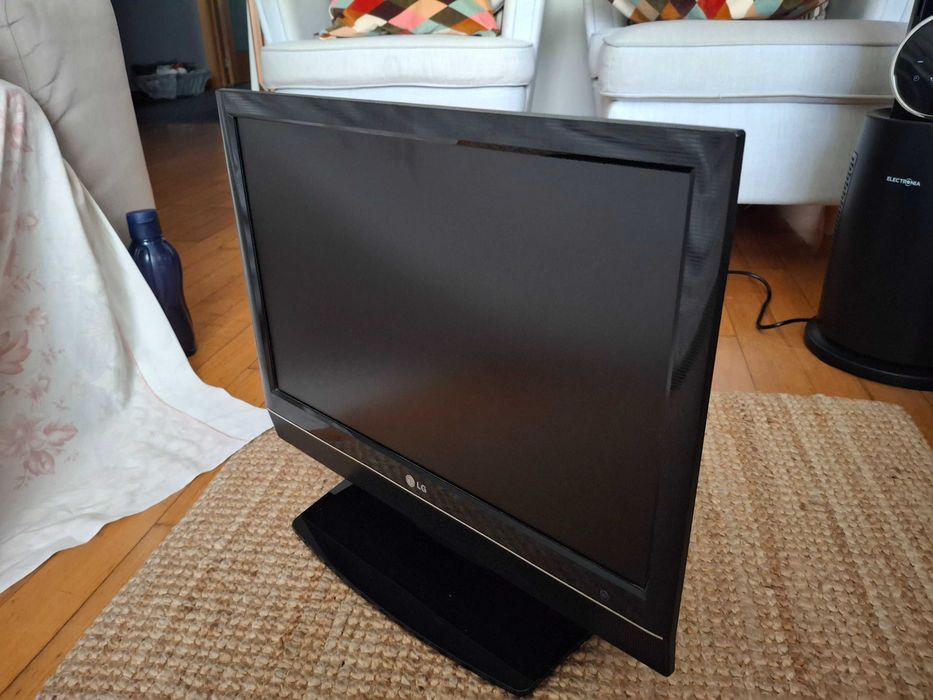 TV / Monitor LCD LG (modelo 19LS4R)