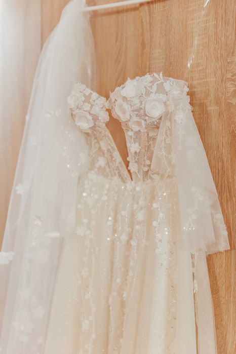 Suknia Ślubna rozmiar S, dwa welony, dodatki