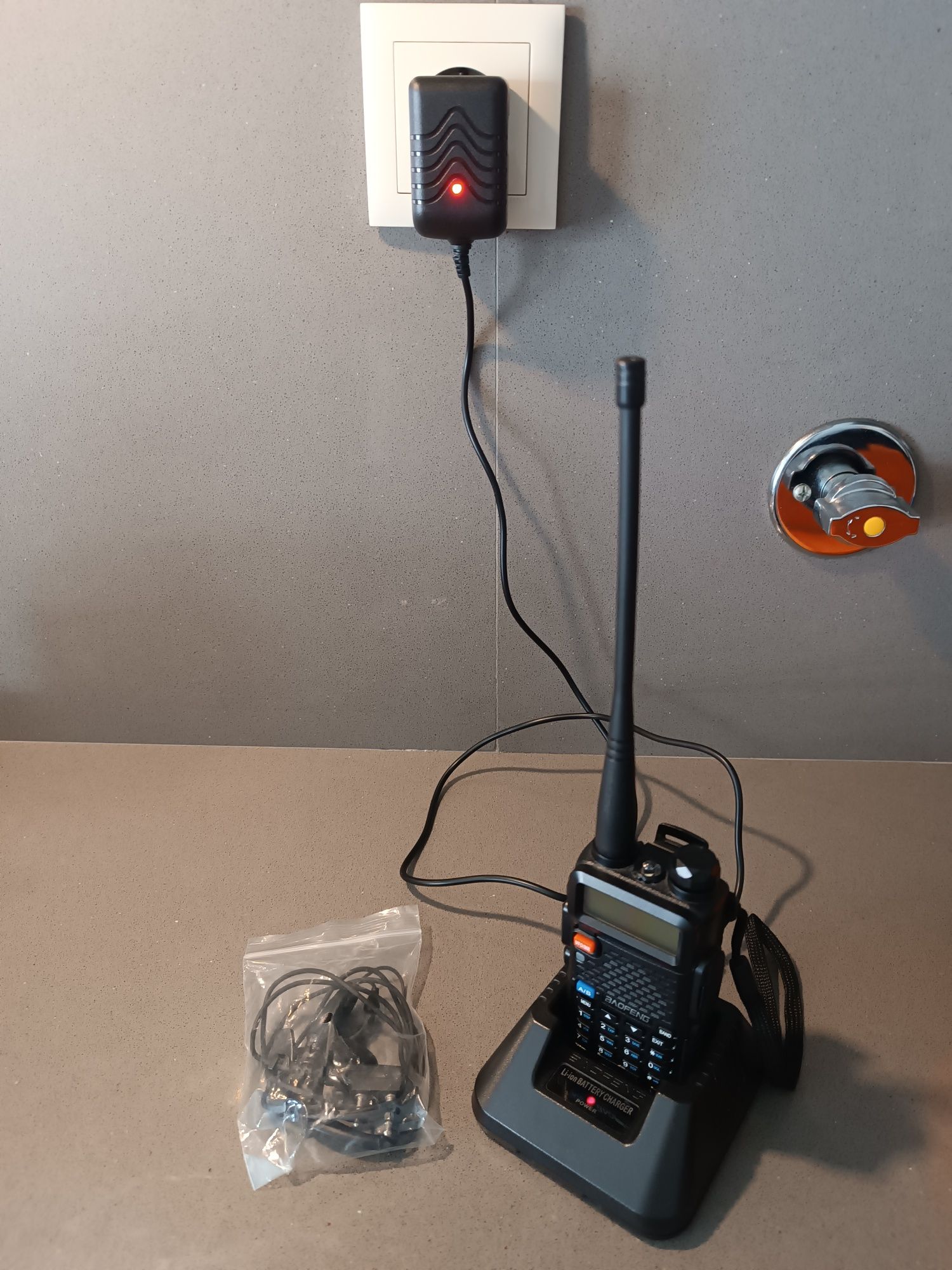 Par de Walkie Talkies (novos) (profissionais)